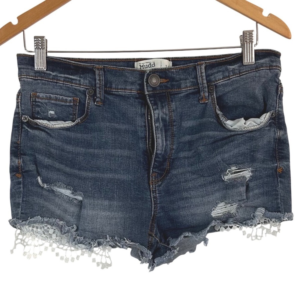 Mudd Women's 11 Distressed Denim Shorts Medium Wash Crochet Lace Trim Boho Indie